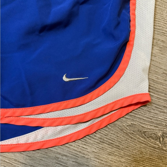 •NIKE• RUNNING SHORTS - Picture 3 of 6